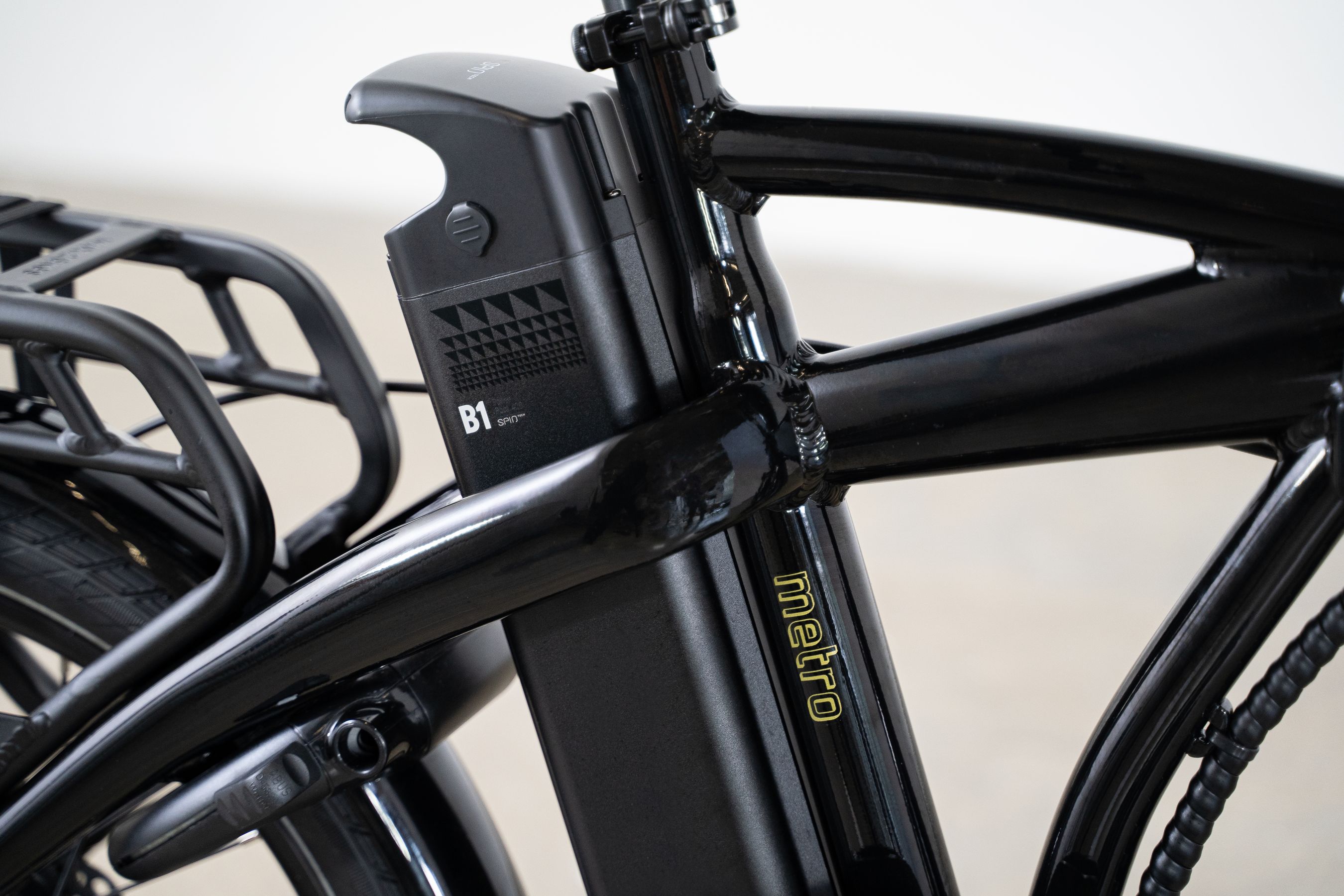 Volt Metro E-bike studio photograph